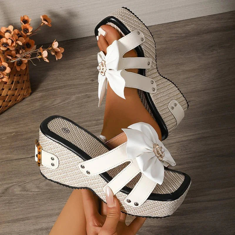 Lydia | Bloom Slides