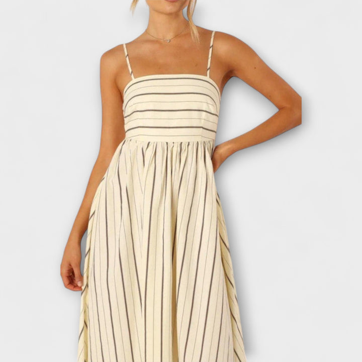 Svea - Maxi Dress in Bare Bloom