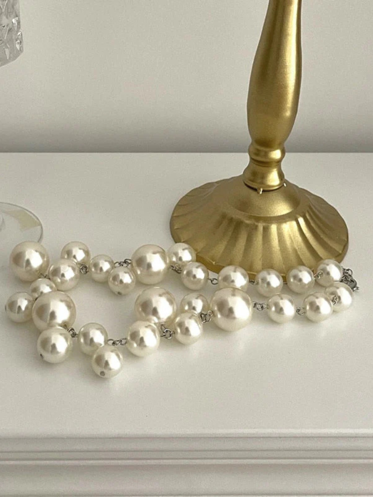 Maria | Bold Pearl Necklace