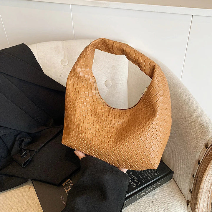 Richelle | Chic Round Bag